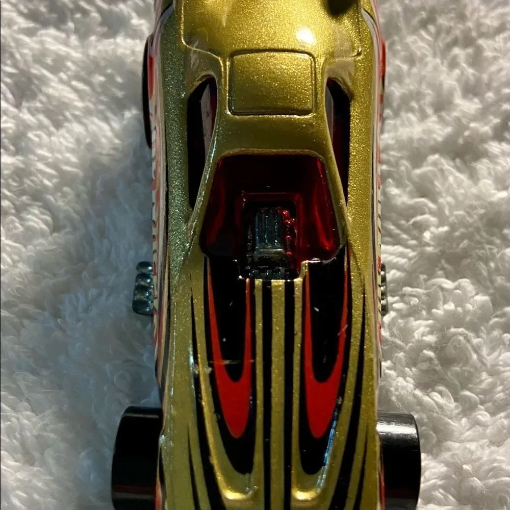 Mattel VGT 1977 Hot Wheels Racing Car Gold Black Red Sports Flames E81.